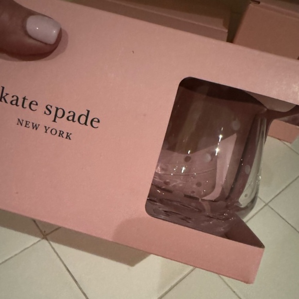 KATE SPADE♠️LENOX collab on these stemless set of 4 darling wine glasses…
